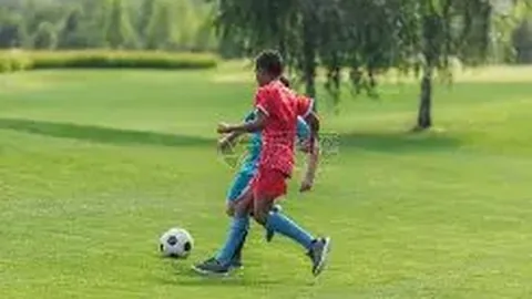 王欣瑜轻松闯过温网首轮关 郑钦文激战落败