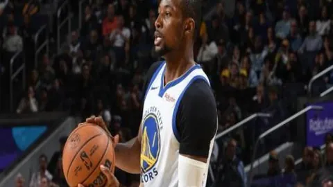 辽粤对决，辽宁客场逆袭，决战第五场决定冠军归属